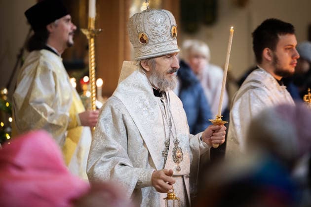 06.01.2026, Tallinn. Traditional Russian Christmas festivities start on Christmas Eve, which is celebrated on 6 January. Russian Orthodox Christmas service in the Church of the Quick to Hearken Icon of the Mother of God in Tallinn. Photo Madis Veltman, Postimees Tallinn Harjumaa Estonia 1MV06JAN26D19  Copyright: xMadisxVeltmanx The clergy carrying out a Christmas service in the church