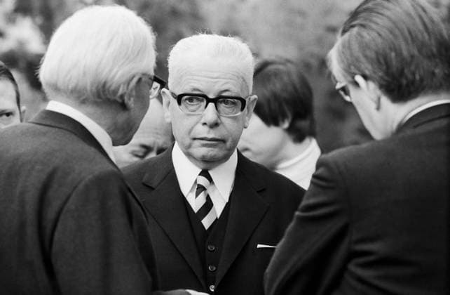 Nahaufnahme von Bundespräsident Gustav Heinemann im Gespräch, aufgenommen am 19. Januar 1973 in Bonn. Bonn Nordrhein-Westfalen Deutschland *** Close-up from Federal President Gustav Heinemann at Conversation, included on 19 January 1973 in Bonn Bonn North Rhine Westphalia Germany Copyright: xUnitedxArchivesx xSvenxSimonxArchives SVS_94010003308