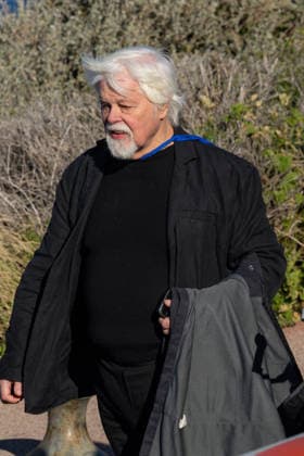 Public Tribute to Brigitte Bardot at The Pre Des Pecheurs - Saint-Tropez Paul Watson during public tribute to Brigitte Bardot at the Pré des Pêcheurs, in the La Ponche district of Saint-Tropez after Brigitte Bardot s Funerals on January 7, 2026 in Saint-Tropez, France. Photo by Shootpix ABACAPRESS.COM Saint-Tropez France  Copyright: xShootpix ABACAx