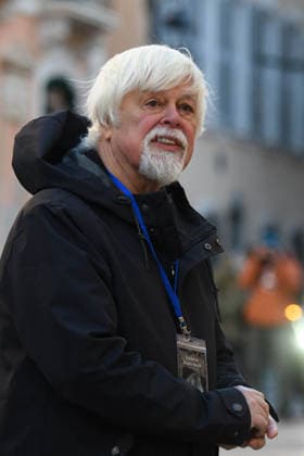 Brigitte Bardot Funeral - Saint-Tropez Paul Watson arriving at Notre-Dame de l Assomption church, for the funeral ceremony for late French actress Brigitte Bardot, in Saint-Tropez, southeastern France, on January 7, 2026. French film sensation Brigitte Bardot, a symbol of sexual liberation in the 1950s and 1960s who reinvented herself as an animal rights defender and embraced far-right views, died on Decmber 28, 2025 aged 91. Photo by Florian Poitout ABACAPRESS.COM Saint-Tropez France  Copyright: xPoitoutxFlorian ABACAx