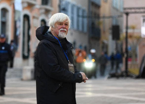 Brigitte Bardot Funeral - Saint-Tropez Paul Watson arriving at Notre-Dame de l Assomption church, for the funeral ceremony for late French actress Brigitte Bardot, in Saint-Tropez, southeastern France, on January 7, 2026. French film sensation Brigitte Bardot, a symbol of sexual liberation in the 1950s and 1960s who reinvented herself as an animal rights defender and embraced far-right views, died on Decmber 28, 2025 aged 91. Photo by Florian Poitout ABACAPRESS.COM Saint-Tropez France  Copyright: xPoitoutxFlorian ABACAx
