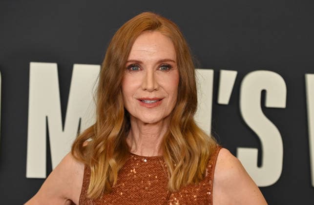 ˜Dead Man™s Wire™ Los Angeles Screening Kelly Lynch arriving at the Los Angeles screening of Dead Man™s Wire held at AMC The Grove 14 on January 7, 2026 in Los Angeles, Ca. Los Angeles Barker Hanger California USA Copyright: xTammiexArroyox xAFF-USA.comx