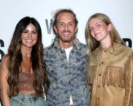 January 7, 2026, Century City, Ca, USA: LOS ANGELES - JAN 6: Alison Victoria, Brandt Andersen, Saylor Andersen at I Was a Stranger Premiere at the AMC 15 Theaters on January 6, 2026 in Century City, CA Century City USA - ZUMAb170 20260107_aap_b170_021 Copyright: xKayxBlakex
