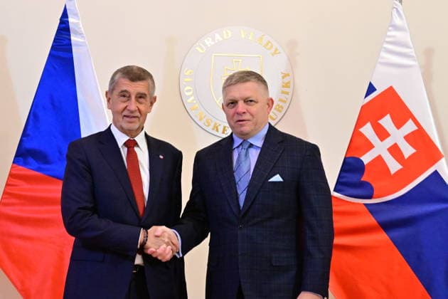 From left Czech PM Premier Andrej Babis (ANO) visits Slovak Prime Minister Robert Fico in Bratislava, Slovakia, January 8, 2026. (CTKxPhoto VaclavxSalek) CTKPhotoP2026010803102  CTKPhotoP2026010803102