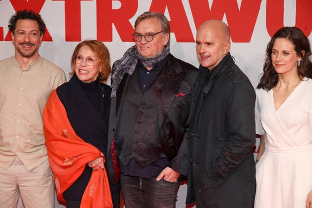 Weltpremiere von Extrawurst in Essen Essen, 07.01.2026 Fahri Yardim, Gaby Dohm, Hape Kerkeling, Christoph Maria Herbst und Anja Knaue bei der Weltpremiere von Extrawurst n der Lichtburg in Essen NRW Deutschland Copyright: xMatthiasxGränzdörferx