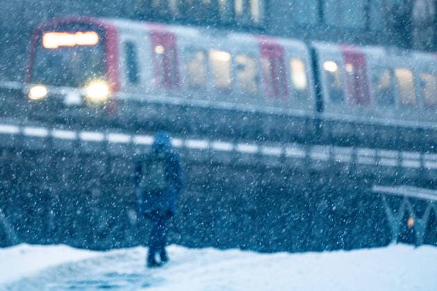 Winterwetter an den Hamburger Landungsbrücken;Starker Schneefall in Hamburg, Hamburg Hamburg Deutschland Landungsbrücken