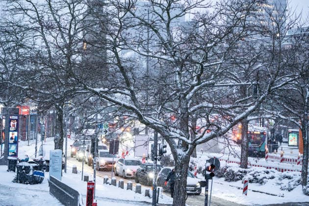 Winterwetter an den Hamburger Landungsbrücken;Starker Schneefall in Hamburg, Hamburg Hamburg Deutschland Landungsbrücken