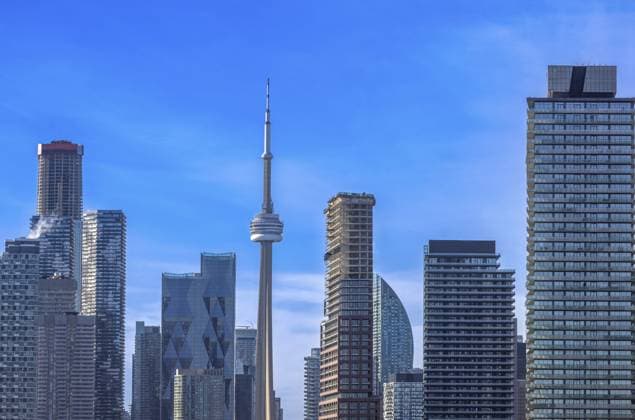 Malerische Skyline des Finanzviertels von Toronto und Skyline moderner Architektur Scenic Toronto financial district skyline and modern architecture skyline Copyright: imageBROKER elov ibxelo16161989.jpg