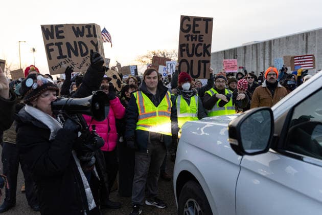 Clashes erupt outside ICE facility in Minneapolis MINNEAPOLIS, UNITED STATES - JANUARY 8: Protesters clash with law enforcement outside an Immigration and Customs Enforcement (ICE) facility as they attempt to block federal agents’ vehicles from leaving during a protest against ICE following the fatal shooting of a 37-year-old woman by a U.S. immigration agent, in Minneapolis, United States, on January 8, 2026. Mostafa Bassim Anadolu Minneapolis United States. Editorial use only. Please get in touch for any other usage.  Copyright: x2026xAnadoluxMostafaxBassimx