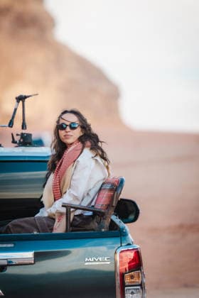 Queen Rania of Jordan Tours Wadi Rum - Jordan Queen Rania Al Abdullah, accompanied by her daughter Princess Salma bint Abdullah II, visits Wadi Rum, where they met with local tour operators and explored a range of experiences the site offers visitors from Jordan and around the world, on January 7th, 2026, in Wadi Rum, Jordan. The site, also known as the ‘Valley of the Moon’, is a UNESCO Heritage Site and protected area located in southern Jordan. Photo by Balkis Press ABACAPRESS.COM Wadi Rum Jordan  Copyright: xBalkisxPress ABACAx