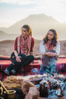 Queen Rania of Jordan Tours Wadi Rum - Jordan Queen Rania Al Abdullah, accompanied by her daughter Princess Salma bint Abdullah II, visits Wadi Rum, where they met with local tour operators and explored a range of experiences the site offers visitors from Jordan and around the world, on January 7th, 2026, in Wadi Rum, Jordan. The site, also known as the ‘Valley of the Moon’, is a UNESCO Heritage Site and protected area located in southern Jordan. Photo by Balkis Press ABACAPRESS.COM Wadi Rum Jordan  Copyright: xBalkisxPress ABACAx