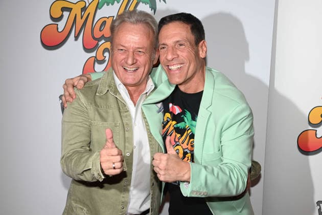 Uwe HUEBNER, Hübner, Moderator, Harald REITINGER, Produzent, Roter Teppich, Red Carpet Show, Ankunft, arrival, Premiere des Musicals MALLE OLE - das Musical das ballert ! am 08.01.2026 im Theater a Marientor, Duisburg