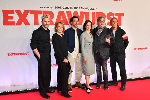Friedrich Muecke, Gaby Dohm, Fahri Yardim, Anja Knauer, Hape Kerkeling und Christoph Maria Herbst bei der Extrawurst Filmpremiere im Mathaeser Filmpalast in Muenchen am 8.01.2026 in Muenchen Extrawurst Filmpremiere in Muenchen