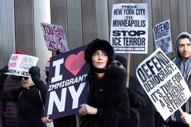January 8, 2026, New York, New York, USA: Anti-ICE demonstrators picket outside of Department of Homeland Security Secretary K. Noem s press conference at One World Trade Center in Lower Manhattan. Protesters hold signs that read I love IMMIGRANT NY NYIC DEFEND DEMOCRACY IT S TIME FOR A GENERAL STRIKE! FROM NEW YORK New York TO MINNEAPOLIS STOP ICE TERROR YOU CAN NOT KILL US ALL NO ICE NO New York TERROR NOEM GO HOEM. Noem s New York City appearance occurs the day following the shooting and killing of R. Good, a legal observer in Minneapolis by an ICE agent. Hands Off New York City and coalition members demonstrate in solidarity with people in Minneapolis and across the country who are standing up to ICE. New York USA - ZUMAr174 20260108_znp_r174_030 Copyright: xGinaxMxRandazzox