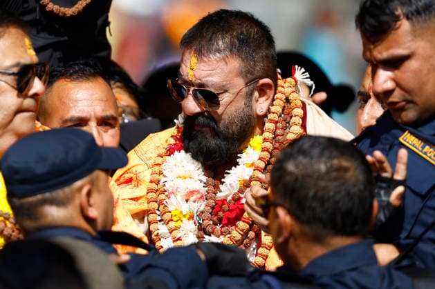January 10, 2026, Kathmandu, Nepal: Bollywood legend Sanjay Dutt visits the sacred Pashupatinath Temple to offer prayers at one of Hinduism™s holiest shrines. The veteran actor renowned for his iconic roles spanning decades of Indian cinema as part of his visit is the inauguration ceremony of a casino, drawing attention from devotees and fans alike during his visit to the temple before his departure. Kathmandu Nepal - ZUMAs197 20260110_aaa_s197_002 Copyright: xSkandaxGautamx