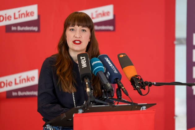 Heidi Reichinnek, Sören Pellmann und Jan van Aken nach der Jahresauftaktklausur der Bundestagsfraktion Die Linke auf der Fraktionsebene im Bundestag am 09.01.26 in Berlin. Reichinnek, Pellmann und van Aken nach die Linke Jahresauftaktklausur in Berlin *** Heidi Reichinnek, Sören Pellmann and Jan van Aken after the annual kick-off meeting of the Die Linke parliamentary group in the Bundestag on 09 01 26 in Berlin Reichinnek, Pellmann and van Aken after the Die Linke annual kick-off meeting in Berlin