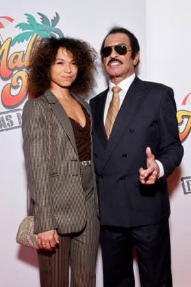 Unternehmer Karl Heinz Kalle Schwensen und seine Partnerin Carmen bei der Premiere des Mallorca-Musicals Malle Ole - das Musical, das ballert! im Theater am Marientor. Duisburg, 08.01.2026 NRW Deutschland Copyright: xChristophxHardtx