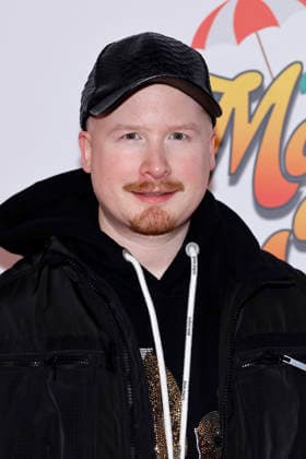Sänger Art Garfunkel Jr. bei der Premiere des Mallorca-Musicals Malle Ole - das Musical, das ballert! im Theater am Marientor. Duisburg, 08.01.2026 NRW Deutschland Copyright: xChristophxHardtx