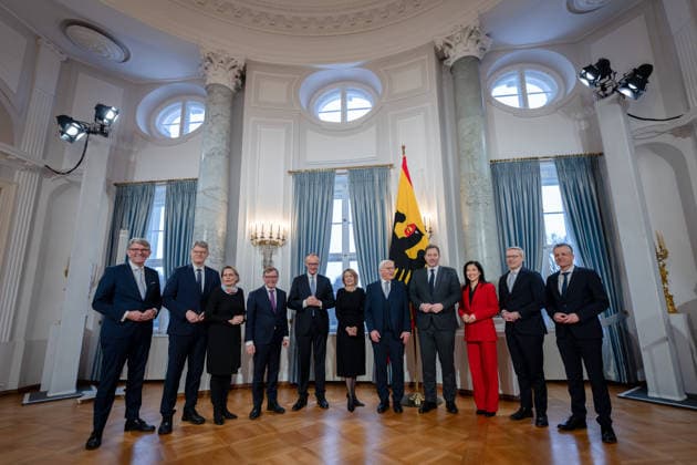 Neujahrsempfang des Bundespräsidenten Berlin, Schloss Bellevue, Neujahrsempfang, Bundespräsident, Frank-Walter Steinmeier, Elke Büdenbender, Bundesregierung, Friedrich Merz, Bundeskanzler, Lars Klingbeil, Vizekanzler, Thorsten Frei, Johann Wadephul, Bundesaußenminister, Stefanie Hubig, Bundesjustizministerin, Katherina Reiche, Bundeswirtschaftsministerin, Patrick Schnieder, Bundesverkehrsminister, Karsten Wildberger, Bundesminister, Wolfram Weimer, Kulturstaatsminister Berlin Berlin GER *** New Years Reception of the Federal President Berlin, Bellevue Palace, New Years Reception, Federal President, Frank Walter Steinmeier, Elke Büdenbender, Federal Government, Friedrich Merz, Federal Chancellor, Lars Klingbeil, Vice-Chancello