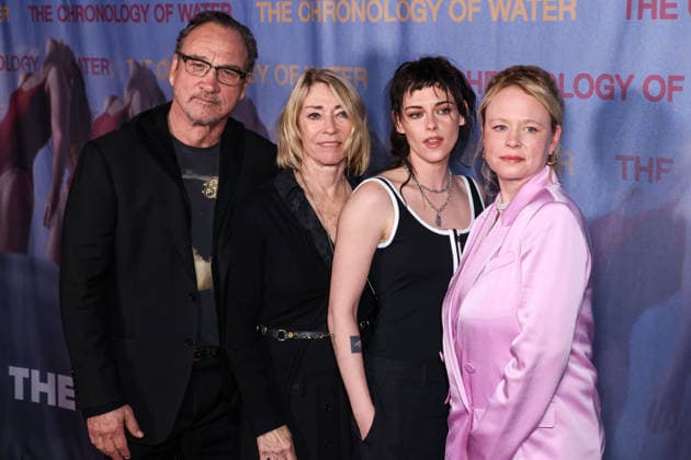 Los Angeles Premiere Of The Forge s The Chronology Of Water HISTORIC FILIPINOTOWN, LOS ANGELES, CALIFORNIA, USA - JANUARY 08: American actor, comedian, singer, musician, producer, writer, and director Jim Belushi, American musician, singer and songwriter Kim Gordon, American actress and director Kristen Stewart wearing Chanel and American actress and director Thora Birch arrive at the Los Angeles Premiere Of The Forge s The Chronology Of Water held at 2220 Arts + Archives on January 8, 2026 in Historic Filipinotown, Los Angeles, California, United States., Credit:Xavier Collin Avalon United States, California, Los Angeles, 2220 Arts + Archives Copyright: xXavierxCollinx xAvalonx 1064499864