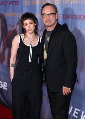 Los Angeles Premiere Of The Forge s The Chronology Of Water HISTORIC FILIPINOTOWN, LOS ANGELES, CALIFORNIA, USA - JANUARY 08: American actress and director Kristen Stewart wearing Chanel and American actor, comedian, singer, musician, producer, writer, and director Jim Belushi arrive at the Los Angeles Premiere Of The Forge s The Chronology Of Water held at 2220 Arts + Archives on January 8, 2026 in Historic Filipinotown, Los Angeles, California, United States., Credit:Xavier Collin Avalon United States, California, Los Angeles, 2220 Arts + Archives Copyright: xXavierxCollinx xAvalonx 1064500233