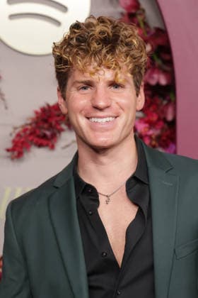 The Hollywood Reporter And Spotify - Nominees Night, Arrivals Louis Levanti attends the THR x Spotify Nominees Night ay The Lot at Formosa on January 08, 2026 in West Hollywood, California. West Hollywood The Lot at Formosa California USA Copyright: xCraSH imageSPACEx