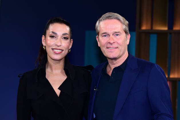 Tijen Onaran und Moderator Hinnerk Baumgarten bei DAS Rote Sofa (NDR) am 9.1.2026 in Hamburg Tijen Onaran zu Gast in der Sendung DAS Rote Sofa (NDR) in Hamburg
