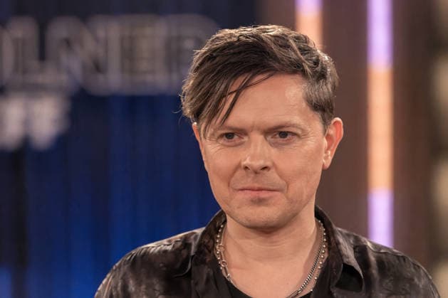 Kölner Treff am 09. Januar 2026. Im Bild der Musiker und Songwriter Michael Patrick Kelly. Die Gastgebenden Susan Link und Micky Beisenherz befragen ihre Gäste auf ihre eigene Art mit spannenden Ergebnissen. Köln Nordrhein-Westfalen Deutschland