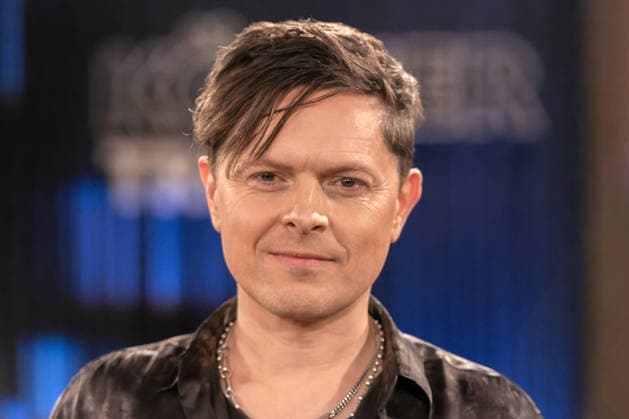 Kölner Treff am 09. Januar 2026. Im Bild der Musiker und Songwriter Michael Patrick Kelly. Die Gastgebenden Susan Link und Micky Beisenherz befragen ihre Gäste auf ihre eigene Art mit spannenden Ergebnissen. Köln Nordrhein-Westfalen Deutschland