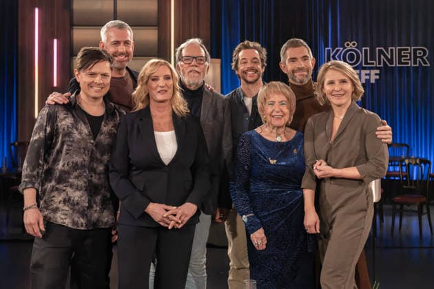 Kölner Treff am 09. Januar 2026. Von links nach rechts: Der Musiker und Songwriter Michael Patrick Kelly, der Kabarettist und Fernsehmoderator Sebastian Pufpaff, die Fernsehmoderatorin Claudia Kleinert, der Kabarettist und Moderator Wolfgang Trepper, der Fernsehmoderator Tobias Krell alias Checker Tobi, die Katzenspezialistin Anneliese Hackmann, Gastgeber Micky Beisenherz sowie Gastgeberin Susann Link. Link und Beisenherz befragen ihre Gäste auf ihre eigene Art mit spannenden Ergebnissen. Köln Nordrhein-Westfalen Deutschland
