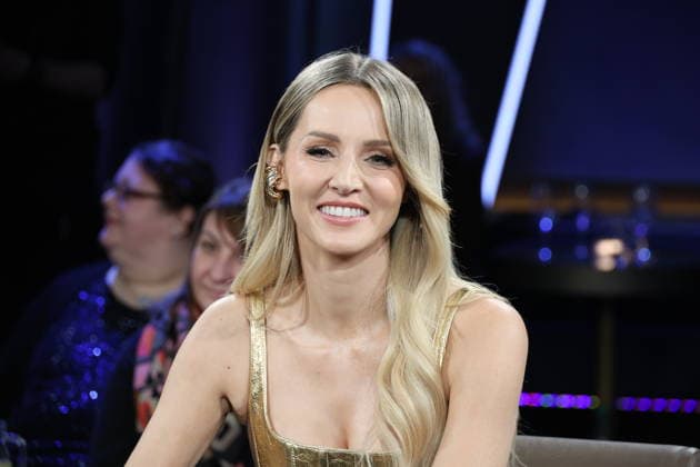 Melissa Naschenweng, Musikerin aus Österreich, zu Gast in der NDR Talk Show am 9.1.2026, Fototermin vor der Sendung im 3. Programm des NDR Fernsehen im Fernsehstudio Hamburg Lokstedt