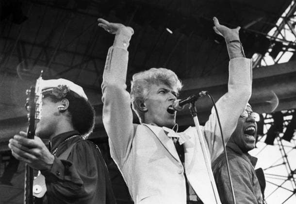 August 7, 1983, Edmonton, Alberta, Canada: La vedette rock David Bowie se produit devant 52 000 admirateurs lors d un concert o Edmonton, en Alberta, le dimanche 7 aooÂ»t 1983, aproÂ¨s cinq ans d absence de la scoÂ¨ne. LA PRESSE CANADIENNE Edmonton Canada  - ZUMAc35_ 19830807_zaf_c35_001 Copyright: xDavexBustonx