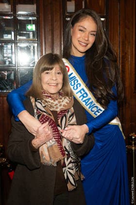 Stephane Rolland Event At Bouglione Winter Circus Chantal Goya and Miss France 2026 Hinaupoko Deveze attend the Performance Of Tempo Show By Cirque d Hiver Bouglione For 1,600 Hospitalized Children at Cirque Bouglione on January 10, 2026 in Paris, France. Photo by Laurent Zabulon ABACAPRESS.CO Paris France  Copyright: xZabulonxLaurent ABACAx