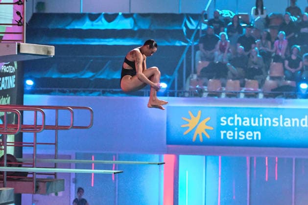10.01.2026, xlakx, Entertainment, TV Total Turmspringen v.l. Schauspielerin Annabelle Mandeng wagt sich bei der 15. Ausgabe des TV Total Turmspringen in Berlin von den Sprungbrettern der Schwimm- und Sprunghalle im Europasportpark (SSE) ein spektakulaeres Highlight der Show auf ProSieben. Berlin