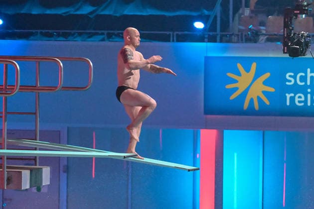 10.01.2026, xlakx, Entertainment, TV Total Turmspringen v.l. Fabian Hambuechen Olympiasieger wagt sich bei der 15. Ausgabe des TV Total Turmspringen in Berlin von den Sprungbrettern der Schwimm- und Sprunghalle im Europasportpark (SSE) ein spektakulaeres Highlight der Show auf ProSieben. Berlin