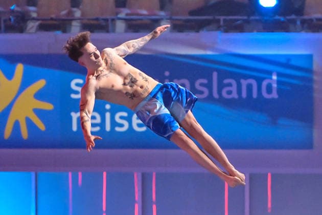 10.01.2026, xlakx, Entertainment, TV Total Turmspringen v.l. Marcel Nguyen Ex-Turner und Titelverteidiger wagt sich bei der 15. Ausgabe des TV Total Turmspringen in Berlin von den Sprungbrettern der Schwimm- und Sprunghalle im Europasportpark (SSE) ein spektakulaeres Highlight der Show auf ProSieben. Berlin