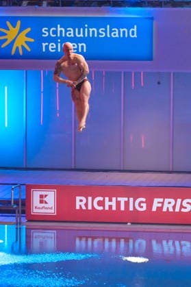 10.01.2026, xlakx, Entertainment, TV Total Turmspringen v.l. Fabian Hambuechen Olympiasieger wagt sich bei der 15. Ausgabe des TV Total Turmspringen in Berlin von den Sprungbrettern der Schwimm- und Sprunghalle im Europasportpark (SSE) ein spektakulaeres Highlight der Show auf ProSieben. Berlin