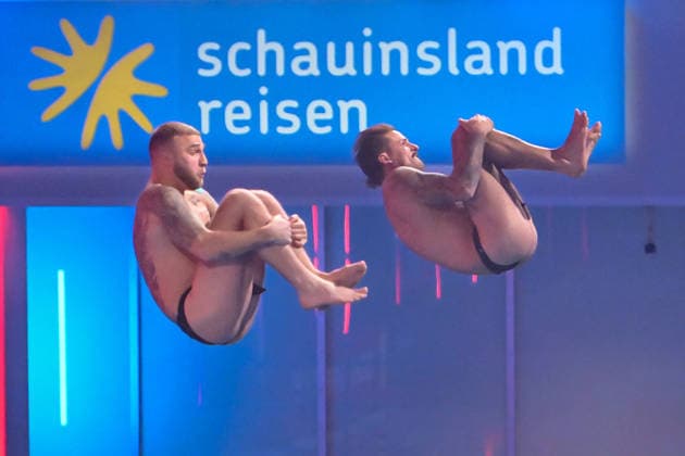 10.01.2026, xlakx, Entertainment, TV Total Turmspringen v.l. Filip Pavlovic Dschungelkoenig und Marco Cerullo Reality-Star wagt sich bei der 15. Ausgabe des TV Total Turmspringen in Berlin von den Sprungbrettern der Schwimm- und Sprunghalle im Europasportpark (SSE) ein spektakulaeres Highlight der Show auf ProSieben. Berlin