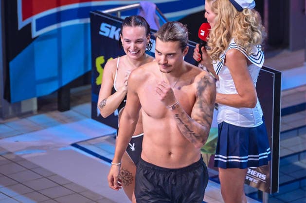 10.01.2026, xlakx, Entertainment, TV Total Turmspringen v.l. Julia Roemmelt Playmate und Tim Kuehnel Reality-Darsteller wagt sich bei der 15. Ausgabe des TV Total Turmspringen in Berlin von den Sprungbrettern der Schwimm- und Sprunghalle im Europasportpark (SSE) ein spektakulaeres Highlight der Show auf ProSieben. Berlin