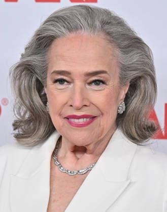 2026 Annual Movies for Grownups Awards with AARP Kathy Bates arriving to the 2026 Annual Movies for Grownups Awards with AARP held at the Beverly Wilshire, A Four Seasons Hotel on January 10, 2026 in Beverly Hills Ca. Beverly Hills Beverly Wilshire, A Four Seasons Hotel California USA Copyright: xStarbuck xAFF-USA.COMx