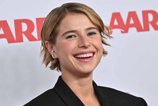 2026 Annual Movies for Grownups Awards with AARP Jessie Buckley arriving to the 2026 Annual Movies for Grownups Awards with AARP held at the Beverly Wilshire, A Four Seasons Hotel on January 10, 2026 in Beverly Hills Ca. Beverly Hills Beverly Wilshire, A Four Seasons Hotel California USA Copyright: xStarbuck xAFF-USA.COMx
