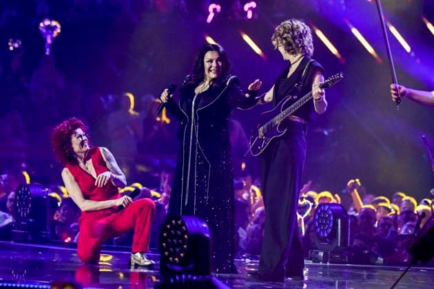 abb: Marianne Rosenberg Lucy Diakovska mit Freundin Gitarristin Yasi Hofer Saengerin auf der Buehne bei der ARD TV LIve Sendung bei den Schlagerchampions 2026 Das Grosse Fest der Besten auf der Buehne im Velodrom am 10.01.2026 in Berlin Berlin Germany
