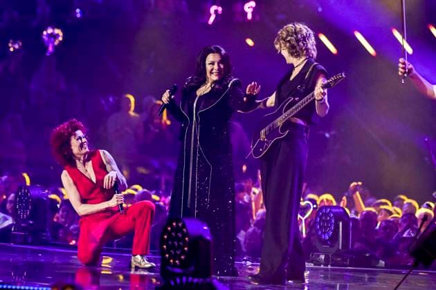 abb: Marianne Rosenberg Lucy Diakovska mit Freundin Gitarristin Yasi Hofer Saengerin auf der Buehne bei der ARD TV LIve Sendung bei den Schlagerchampions 2026 Das Grosse Fest der Besten auf der Buehne im Velodrom am 10.01.2026 in Berlin Berlin Germany