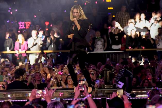 abb: Helene Fischer Saengerin auf der Buehne bei der ARD TV LIve Sendung bei den Schlagerchampions 2026 Das Grosse Fest der Besten auf der Buehne im Velodrom am 10.01.2026 in Berlin Berlin Germany