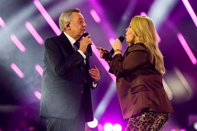 abb: Roland Kaiser und Maite Kelly Saenger auf der Buehne bei der ARD TV LIve Sendung bei den Schlagerchampions 2026 Das Grosse Fest der Besten auf der Buehne im Velodrom am 10.01.2026 in Berlin Berlin Germany