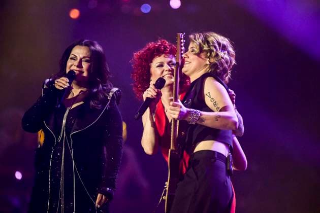 abb: Marianne Rosenberg Lucy Diakovska und Freundin Gitarristin Yasi Hofer Saengerin auf der Buehne bei der ARD TV LIve Sendung bei den Schlagerchampions 2026 Das Grosse Fest der Besten auf der Buehne im Velodrom am 10.01.2026 in Berlin Berlin Germany