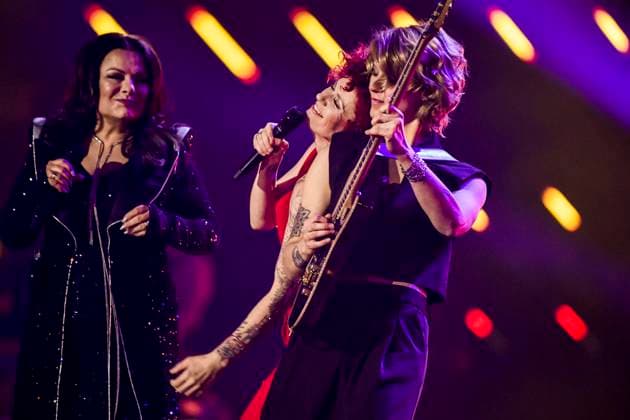abb: Marianne Rosenberg Lucy Diakovska und Freundin Gitarristin Yasi Hofer Saengerin auf der Buehne bei der ARD TV LIve Sendung bei den Schlagerchampions 2026 Das Grosse Fest der Besten auf der Buehne im Velodrom am 10.01.2026 in Berlin Berlin Germany