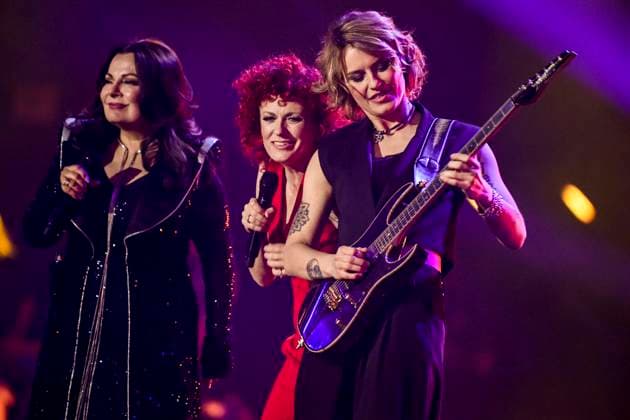 abb: Marianne Rosenberg Lucy Diakovska und Freundin Gitarristin Yasi Hofer Saengerin auf der Buehne bei der ARD TV LIve Sendung bei den Schlagerchampions 2026 Das Grosse Fest der Besten auf der Buehne im Velodrom am 10.01.2026 in Berlin Berlin Germany