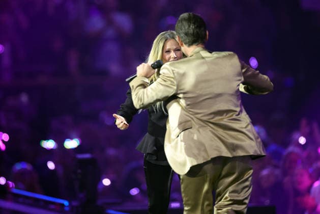 Schlagerchampions 2026 Das grosse Fest der Besten Moderator Florian Silbereisen in einem goldenen Anzug mit Helene Fischer. ARD ORF2-Musikshow Schlagerchampions - Das grosse Fest der Besten. Von Florian Silbereisen moderierte Live-Sendung vom 10. Januar 2026 aus dem Velodrom Berlin, Deutschland.