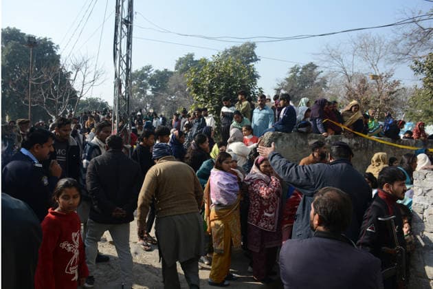 Gas cylinder explosion at Islamabad wedding kills eight, including bride and groom ISLAMABAD, PAKISTAN, JANUARY 11: Local residents gather at the site of a powerful gas cylinder explosion at a wedding function in a neighborhood of Islamabad on January 11, 2026. The blast killed eight people, including the bride and groom and their grandparents, injured 12 others, and caused the collapse of adjoining houses. Muhammad Reza Anadolu Islamabad Pakistan. Editorial use only. Please get in touch for any other usage.  Copyright: x2026xAnadoluxMuhammadxRezax